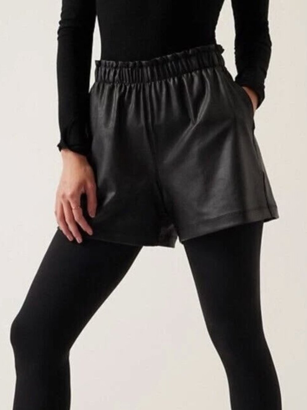 NWT Athleta Women's Gleam Short in Black Size Medium